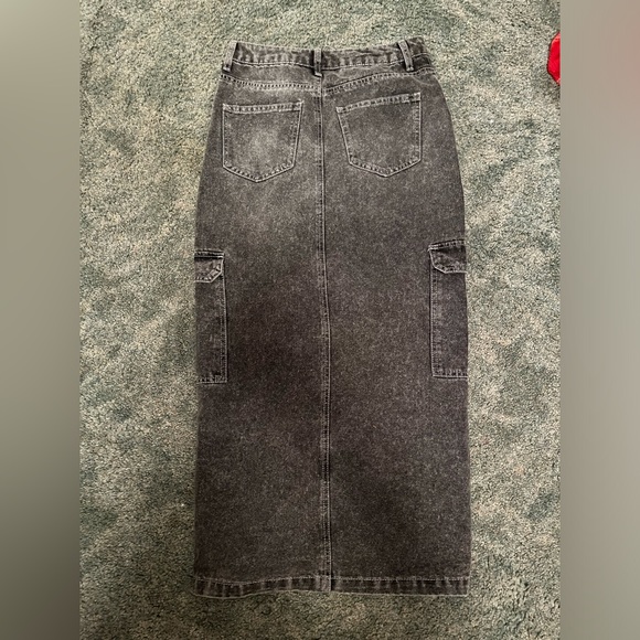 SOLD-Women’s Love, Fire maxi cargo skirt size 3 black gray charcoal - Picture 7 of 7